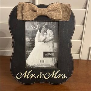 ‘Mr. & Mrs.' Photo Frame- Black with Burlap Bow